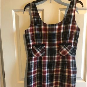 Beautiful dress. This is a reposh post.